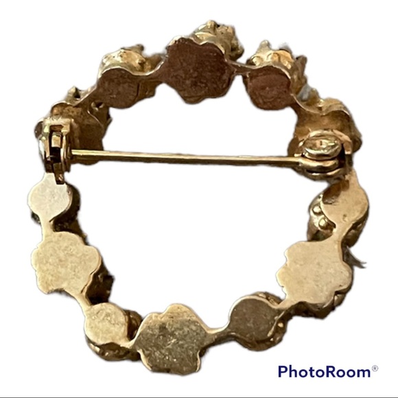 Circle brooch with faux pearls and green crystal design - Picture 2 of 2